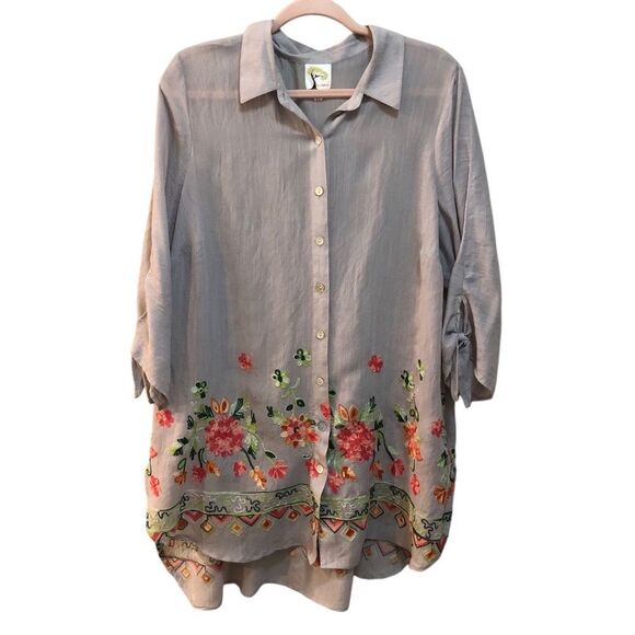 2/$30 Fig and Flower Women’s Top Sz 1X Gray Floral Embroidered Tunic - Picture 1 of 9